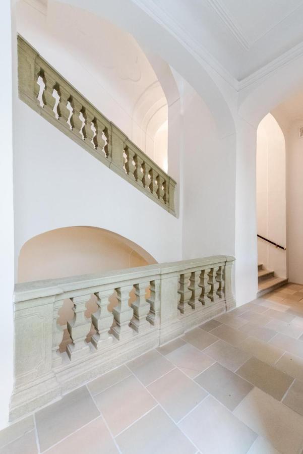 Petra Inn Apartments In Historical Palace Bratislava Luaran gambar