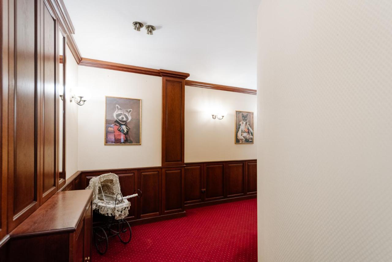 Petra Inn Apartments In Historical Palace Bratislava Luaran gambar
