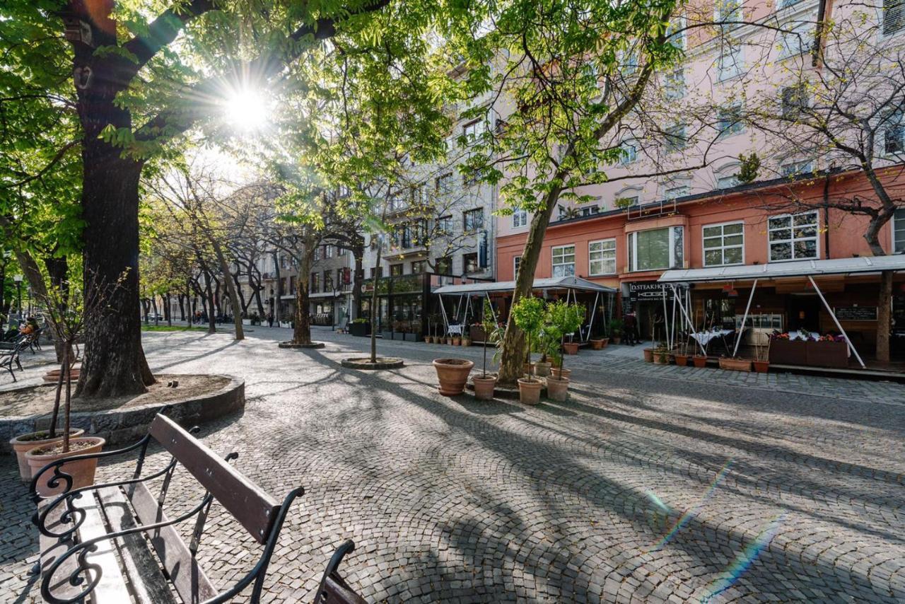 Petra Inn Apartments In Historical Palace Bratislava Luaran gambar