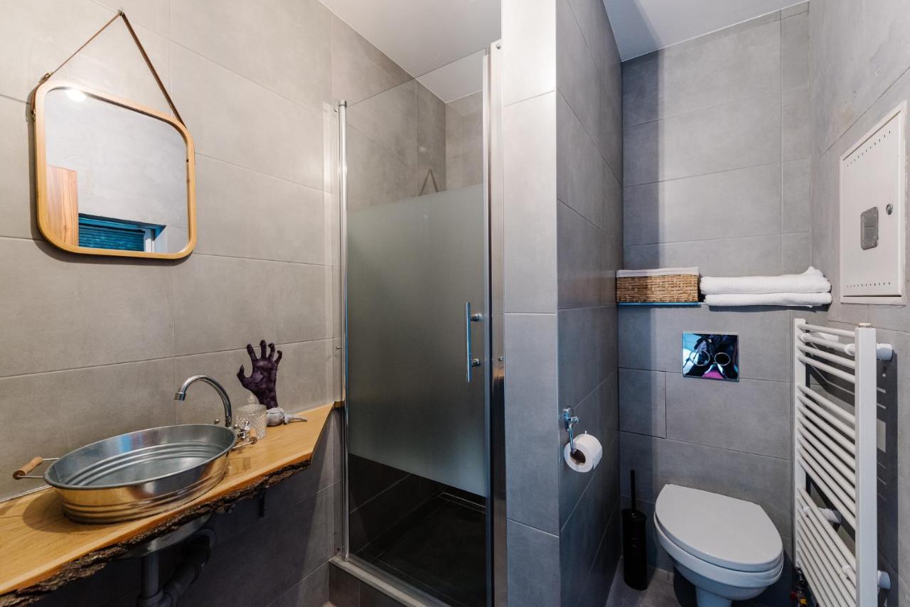 Petra Inn Apartments In Historical Palace Bratislava Luaran gambar