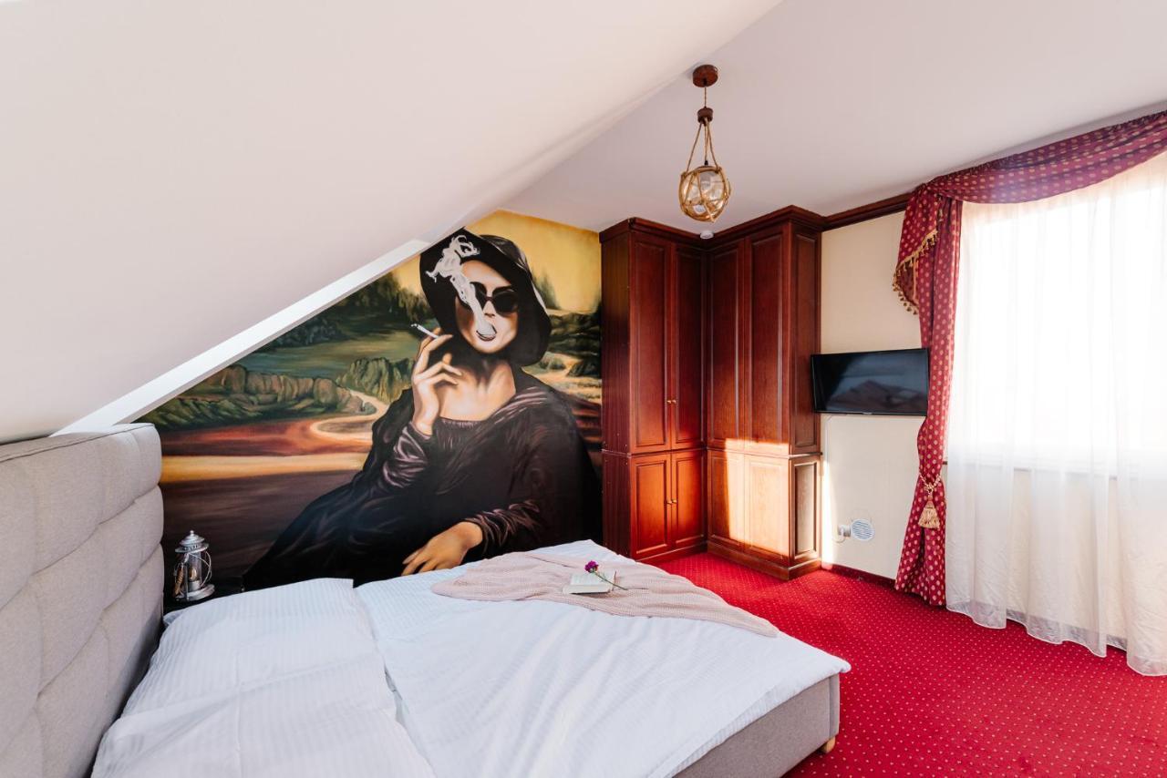 Petra Inn Apartments In Historical Palace Bratislava Luaran gambar